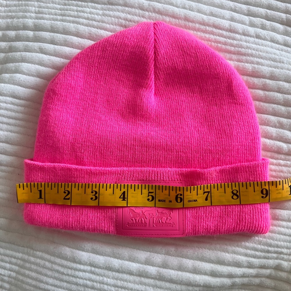 Levi's Bright Neon Pink Women’s Beanie Toque - Picture 4 of 6